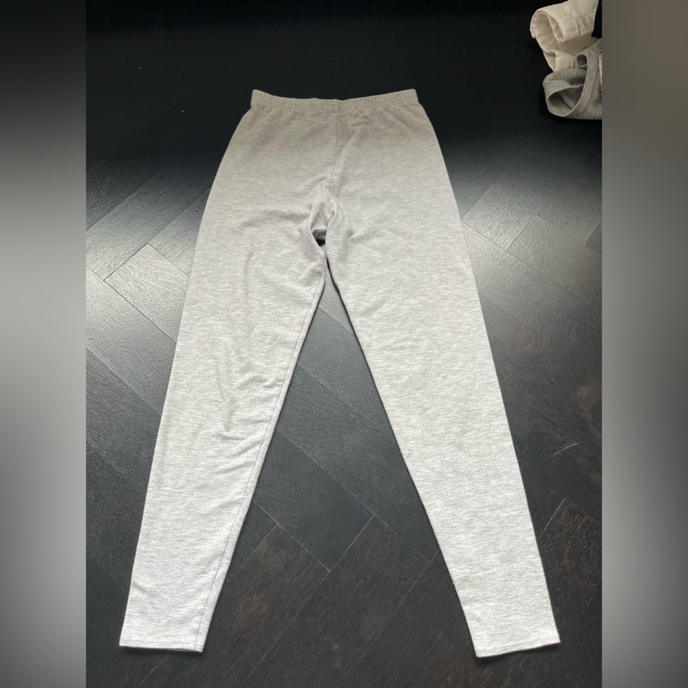 Bonnie august size 8 light gray leggings